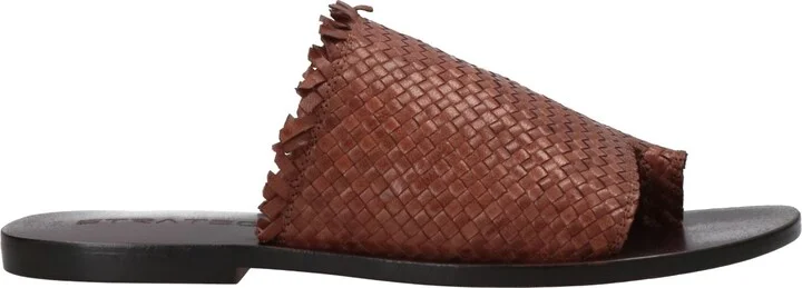 Strategia Woman Thong sandal - Image 6