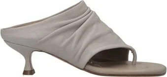 Strategia Woman Thong sandal