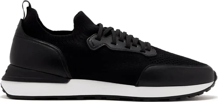 Stratus II sneakers