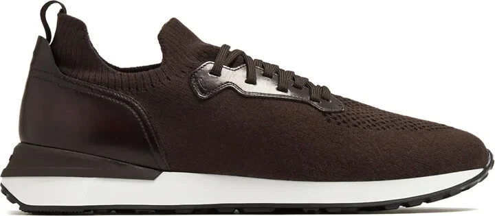 Stratus sneakers