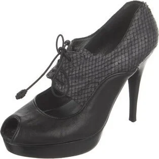 Stuart Weitzman - Image 2