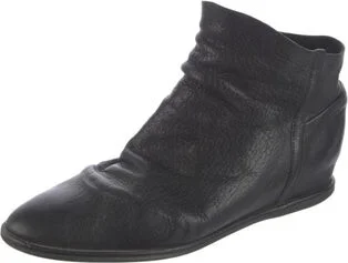 Stuart Weitzman - Image 2