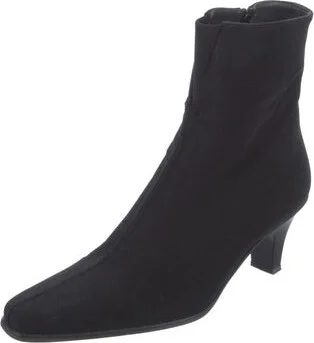 Stuart Weitzman - Image 2