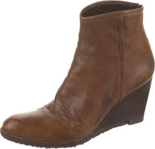 Stuart Weitzman - Image 2