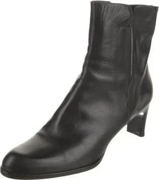 Stuart Weitzman - Image 2