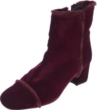 Stuart Weitzman - Image 2