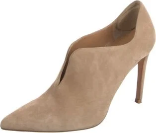 Stuart Weitzman - Image 2