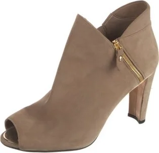 Stuart Weitzman - Image 2