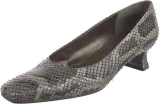 Stuart Weitzman - Image 2