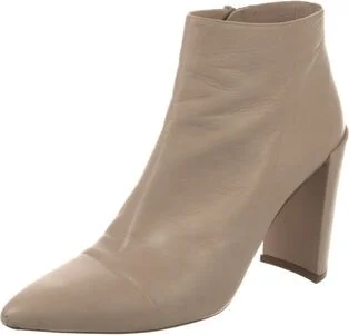 Stuart Weitzman - Image 2