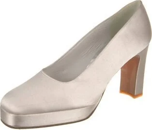 Stuart Weitzman - Image 2