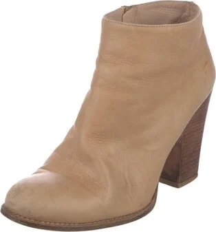 Stuart Weitzman - Image 2