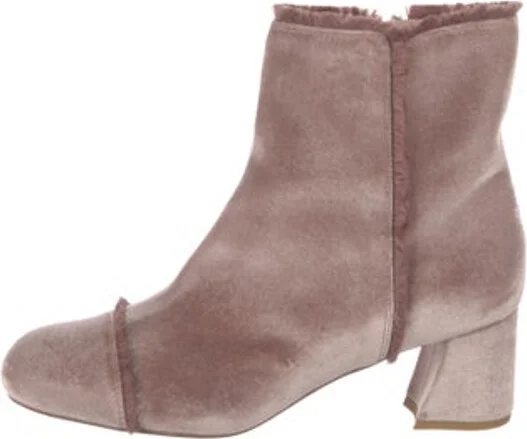 Stuart Weitzman