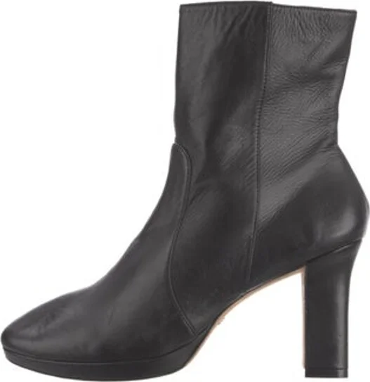 Stuart Weitzman