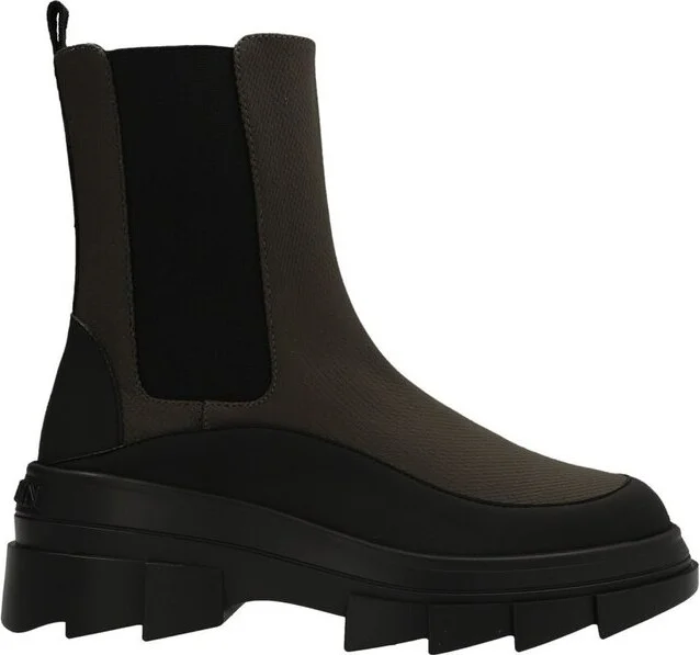 Stuart Weitzman Round Toe Chunky Boots