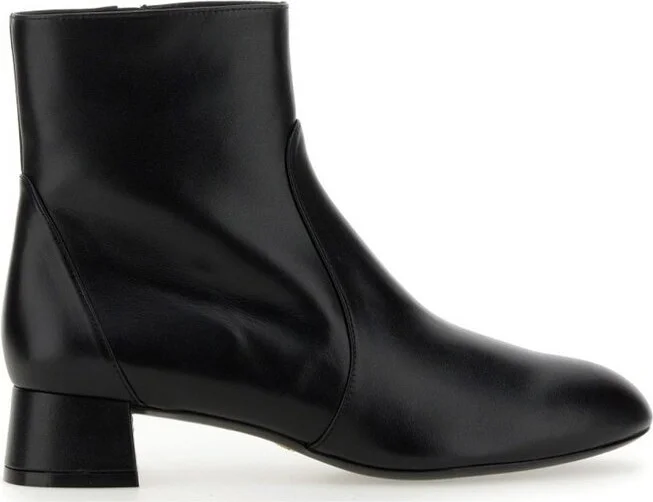 Stuart Weitzman Vivienne Heeled Ankle Boots