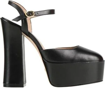 Stuart Weitzman Woman Pumps