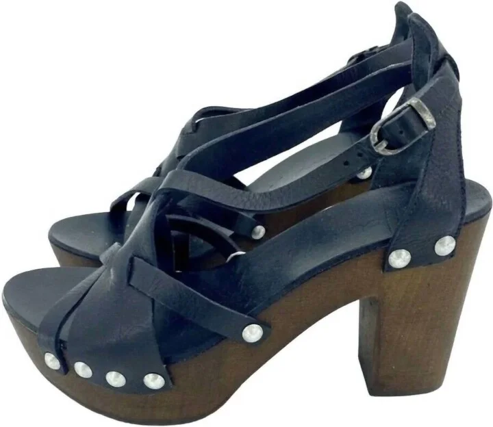 Studded Leather Platform Sandals In Black