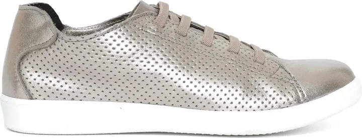 Studio 151 trainers