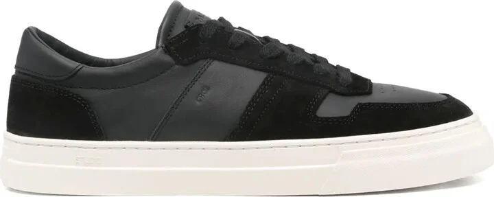 Studio sneakers