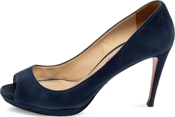 Suede Pumps