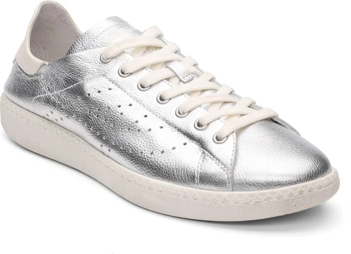 Super Low Top Sneaker
