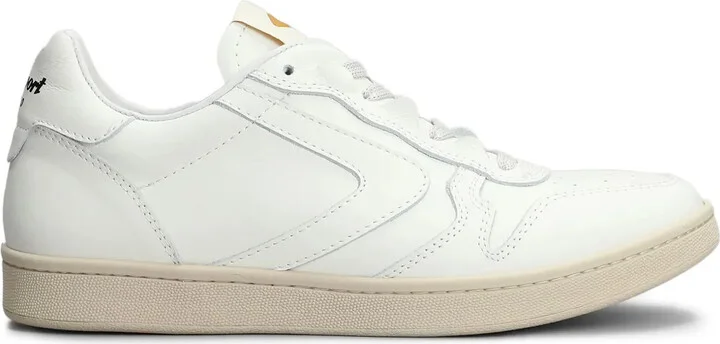 Super sneakers