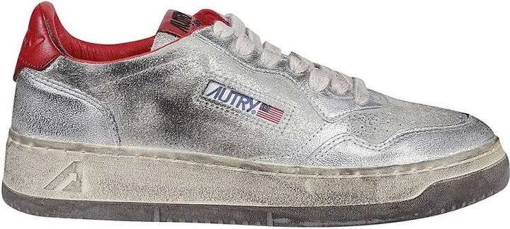 Super Vintage Medalist Distressed Sneakers