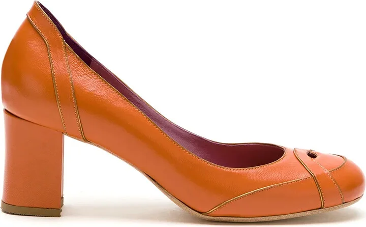 Swan leather pumps