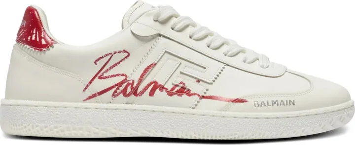 Swan-Lipstick trainers