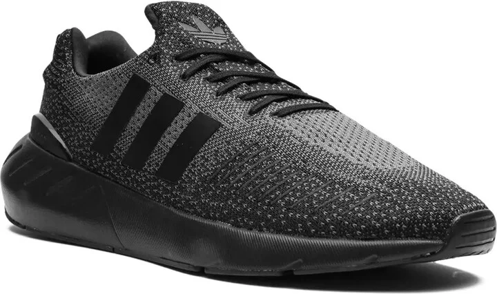 Swift Run 22 "Blackout" low-top sneakers - Image 2