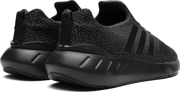 Swift Run 22 "Blackout" low-top sneakers - Image 3