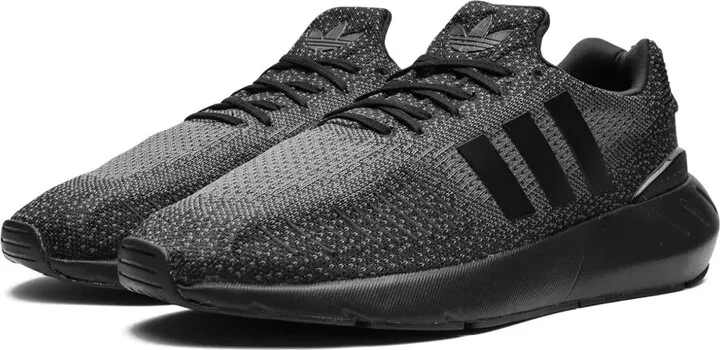 Swift Run 22 "Blackout" low-top sneakers - Image 4