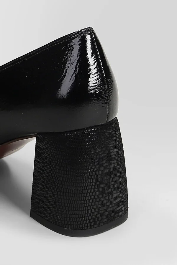 Sybro Pumps In Black Leather - Image 5