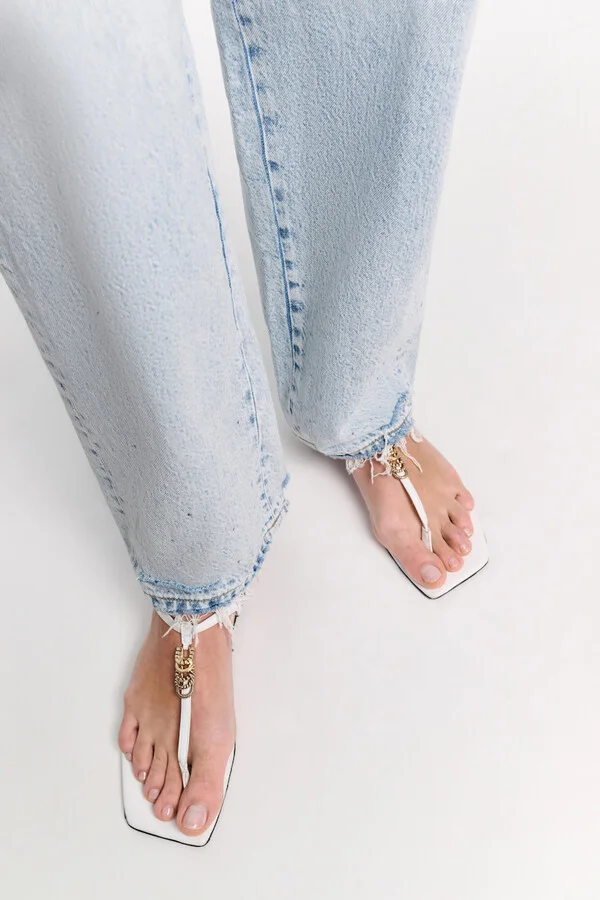 T-strap sandals with D-rings - Image 5
