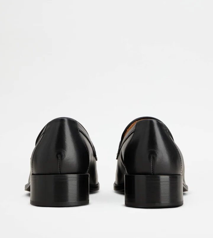 T Timeless Loafers in Leather - Image 3