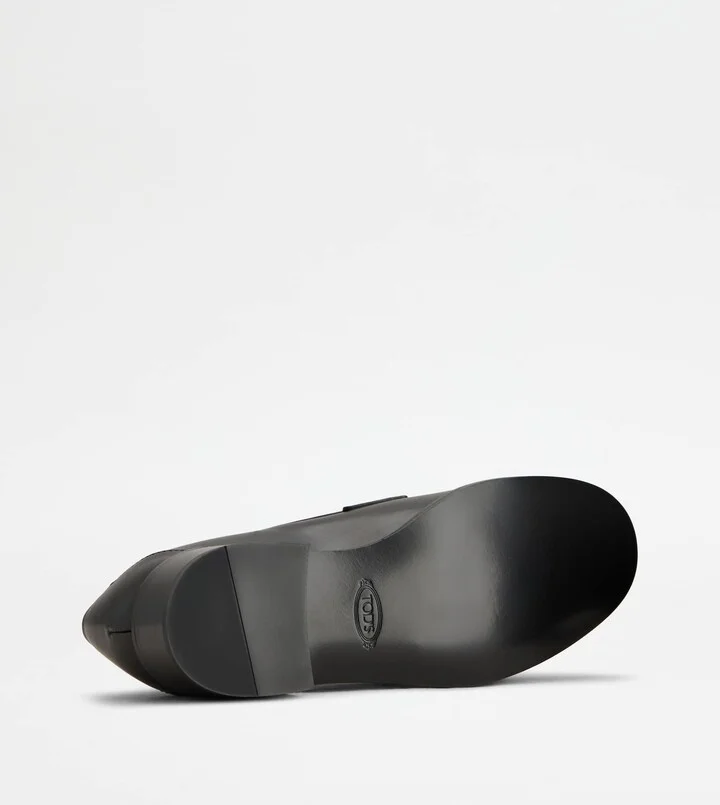 T Timeless Loafers in Leather - Image 4
