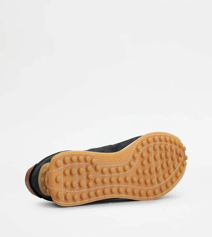 T Vintage Sneakers in Leather - Image 4
