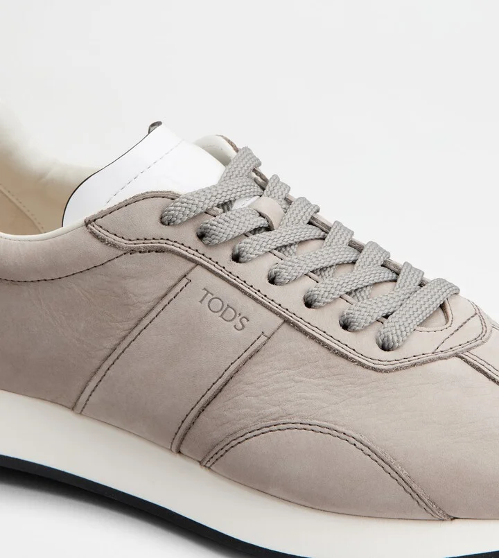 T Vintage Sneakers in Leather - Image 5