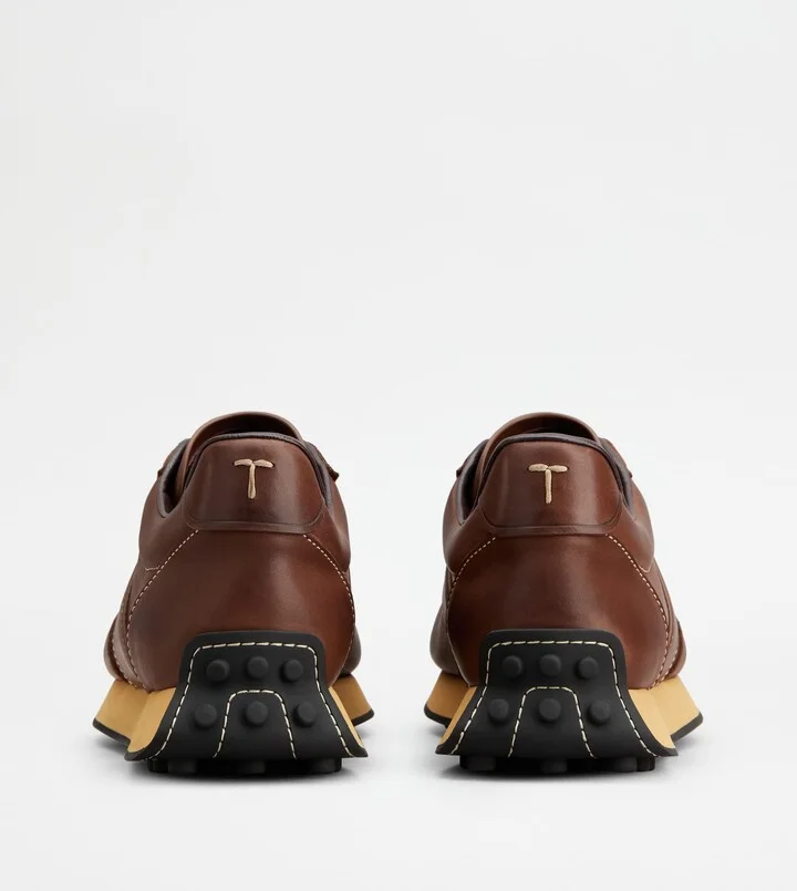 T Vintage Sneakers in Leather - Image 3