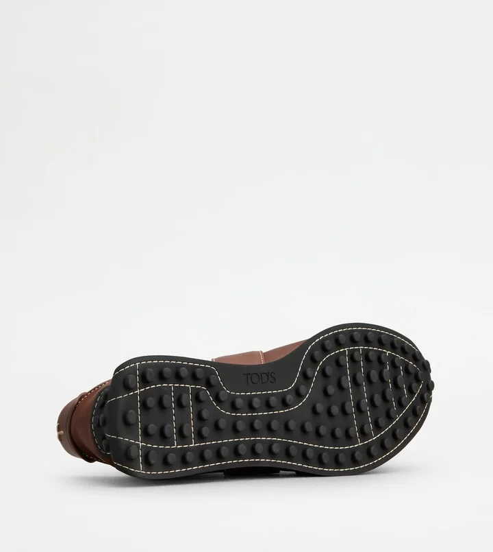 T Vintage Sneakers in Leather - Image 4
