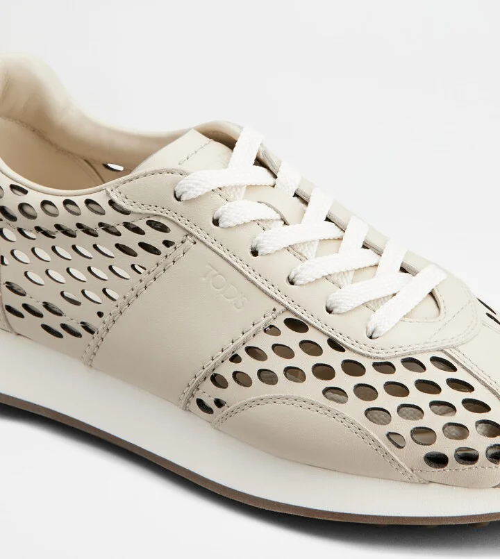 T Vintage Sneakers in Leather - Image 5