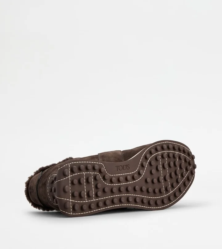 T Vintage Sneakers in Suede - Image 4