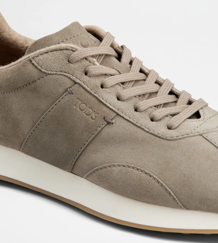 T Vintage Sneakers in Suede - Image 5