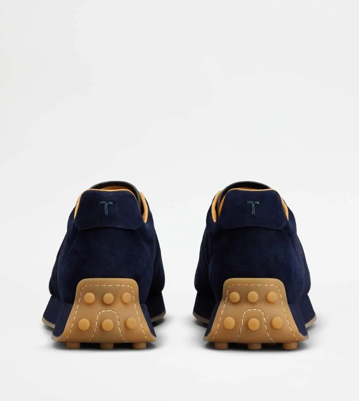 T Vintage Sneakers in Suede - Image 3