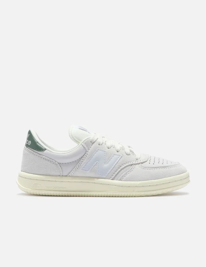 White > 白色 > 화이트 > ホワイト