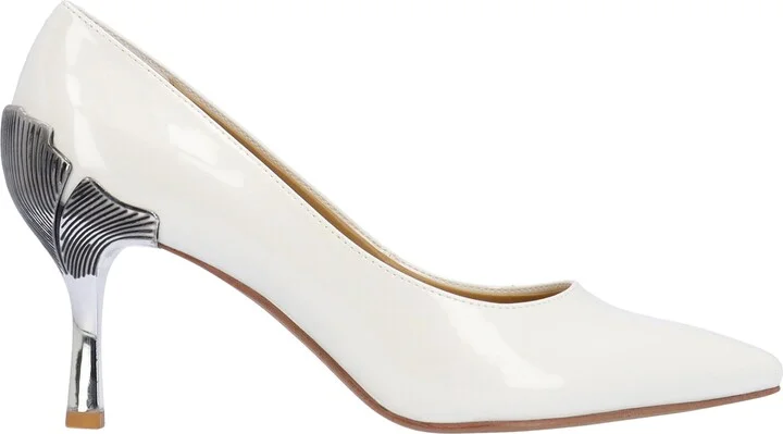 Tacy Pointed Toe Pump - Image 3