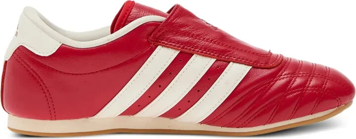 Taekwondo three-stripe sneakers