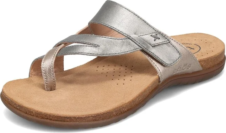 Taos Footwear Women's Perfect Grey/Champagne Metallic Sandal 11 (M) US