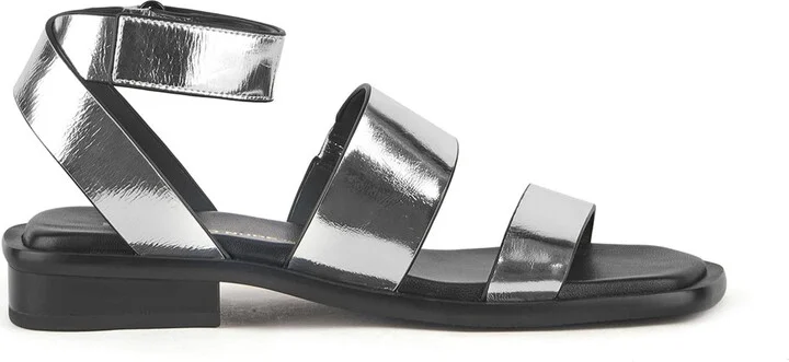Tara Hana Lo Sandals